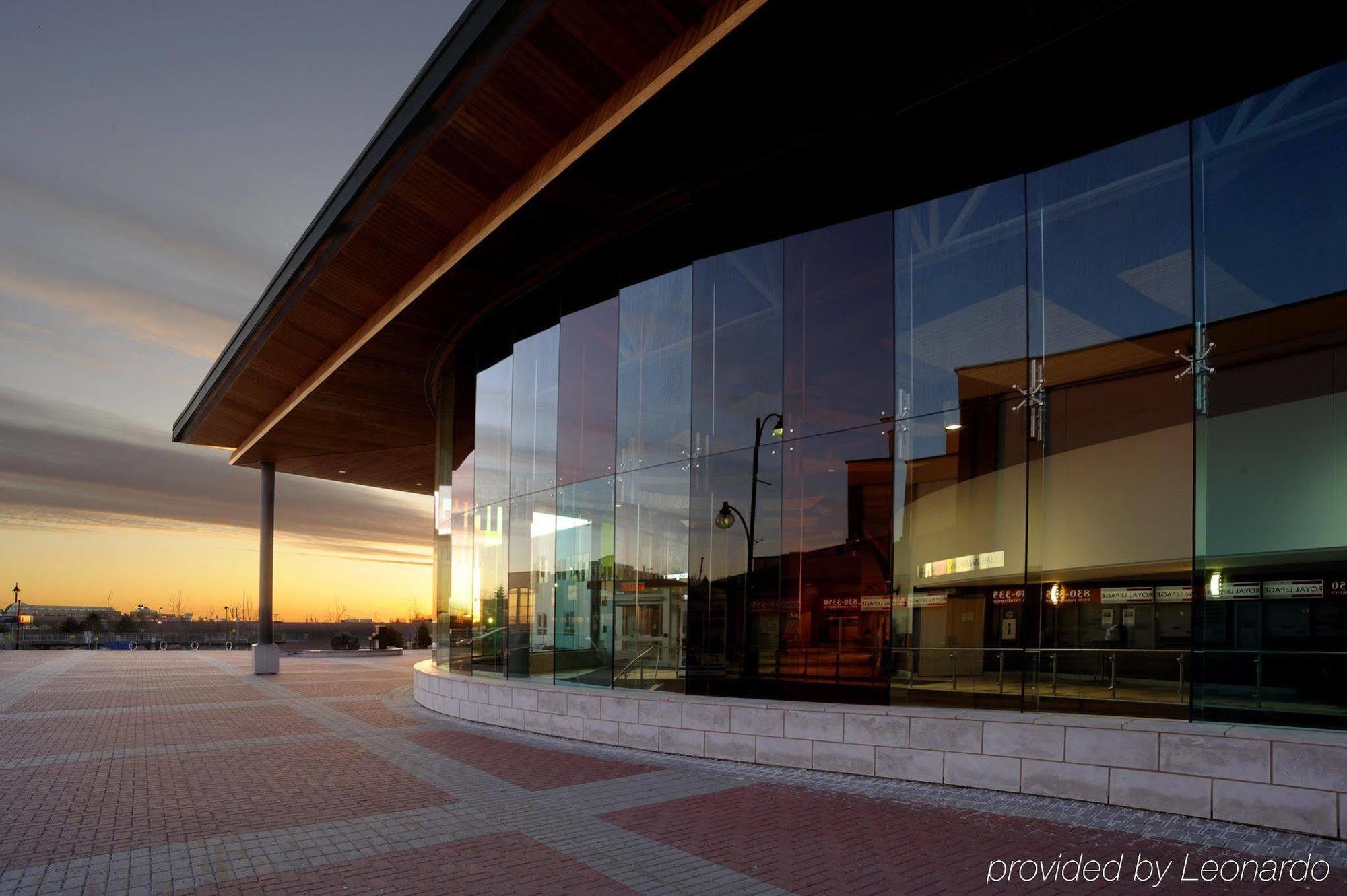 Holiday Inn Express & Suites Ottawa East-Orleans By Ihg Exterior foto